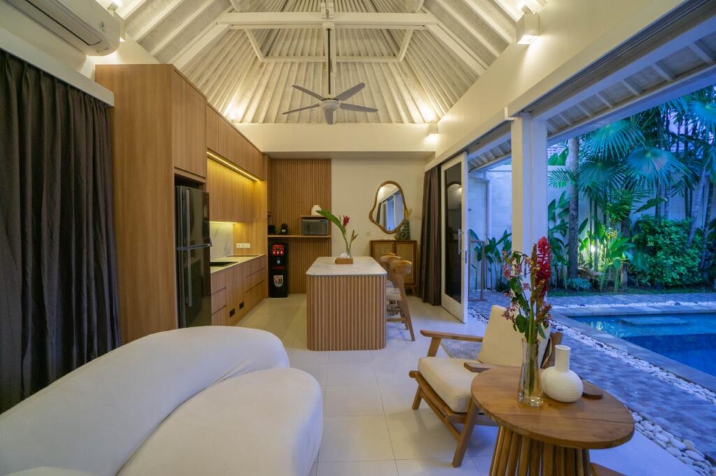 Sanur villa with private pool en-suite bathroom