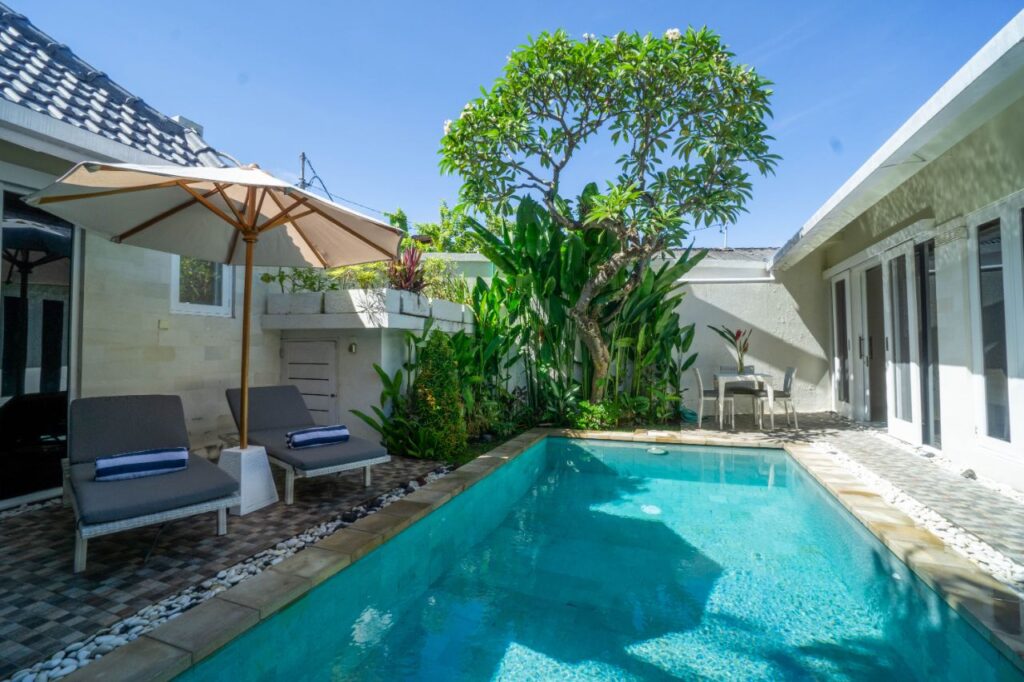 Sanur villa with private pool king bedroom